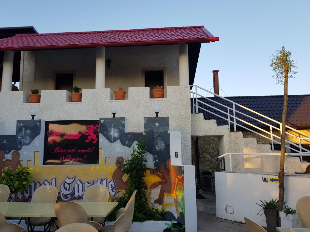 Royal Castle Otel Pascani Dış mekan fotoğraf