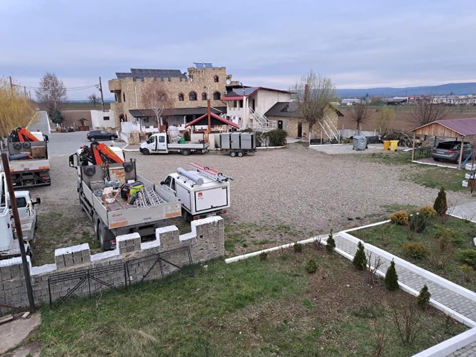 Royal Castle Otel Pascani Dış mekan fotoğraf