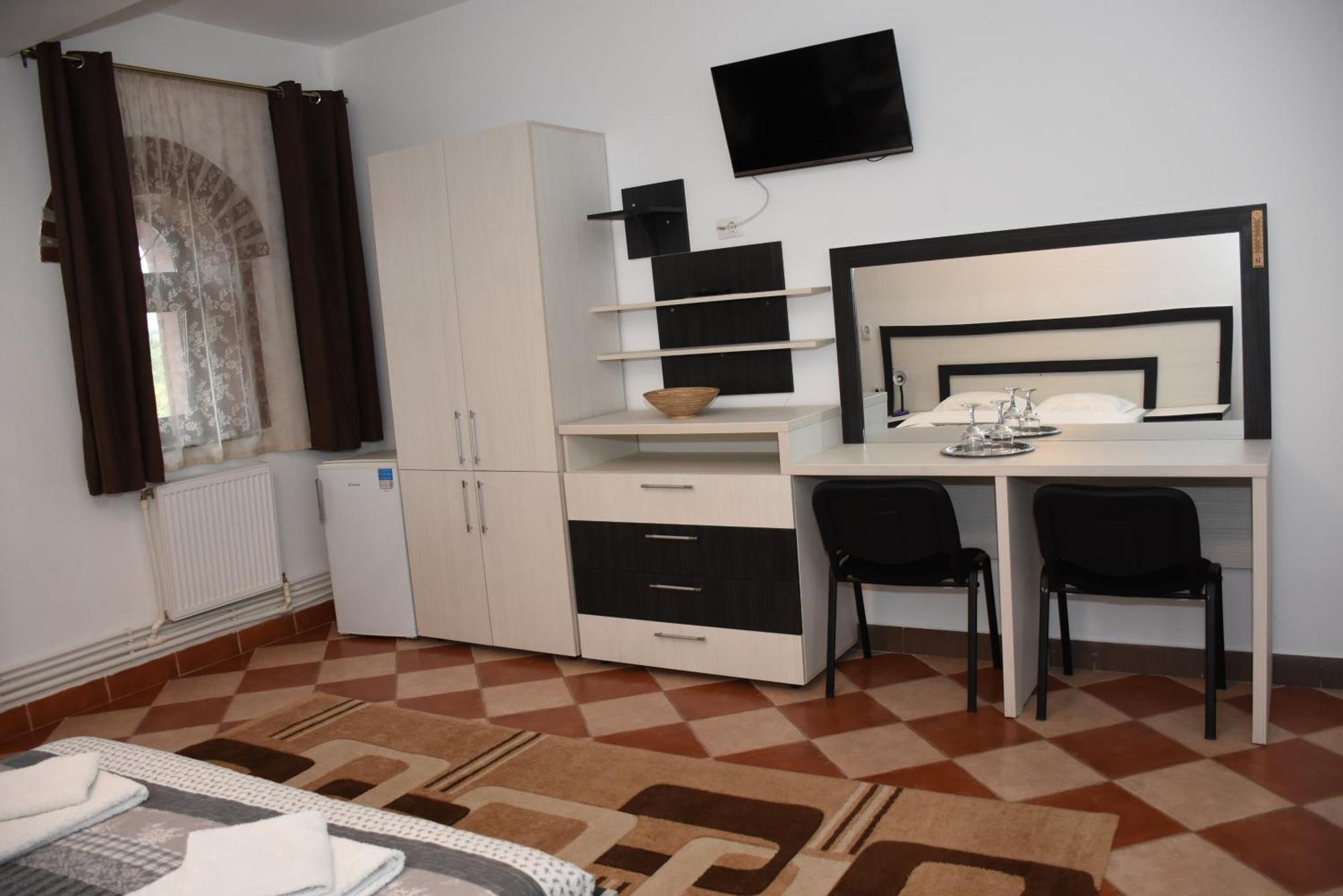 Royal Castle Otel Pascani Dış mekan fotoğraf